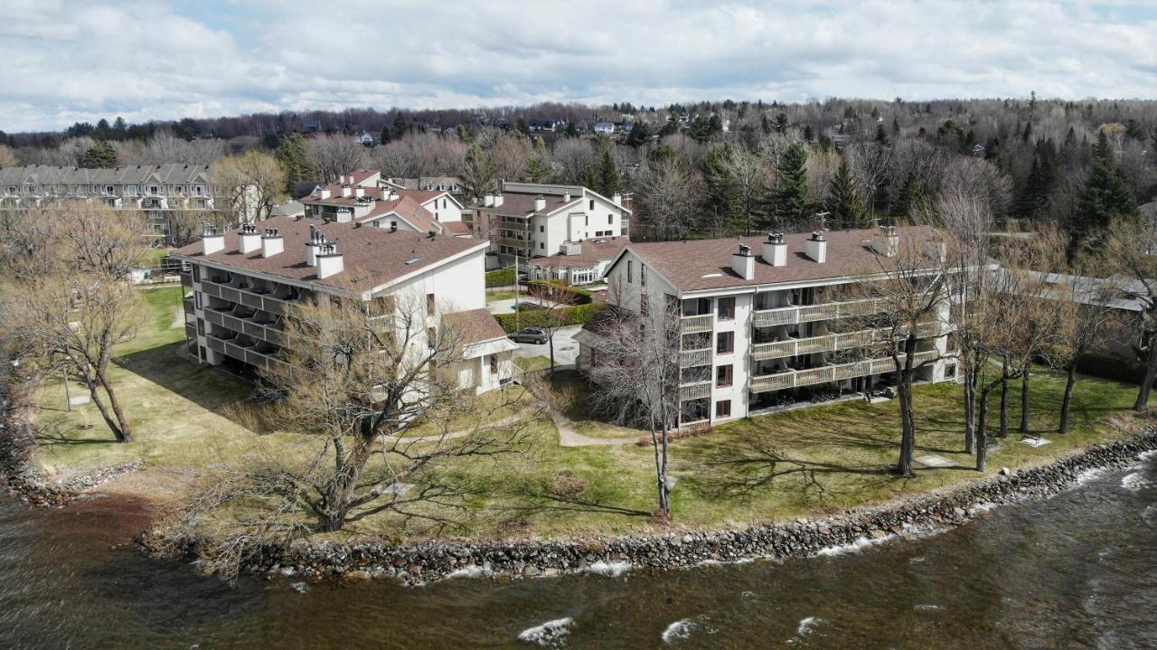 Location Tourisme Estrie - Oberge Du Village Magog Bagian luar foto