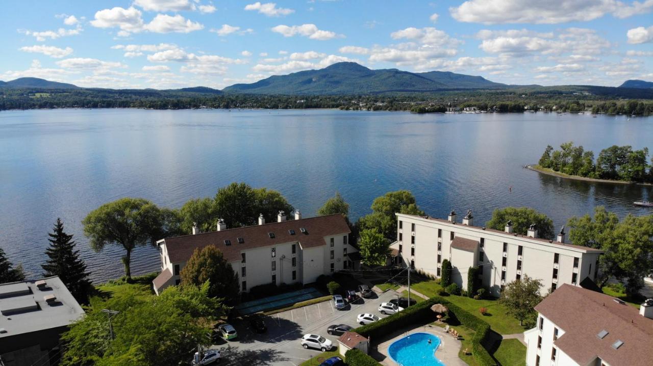 Location Tourisme Estrie - Oberge Du Village Magog Bagian luar foto