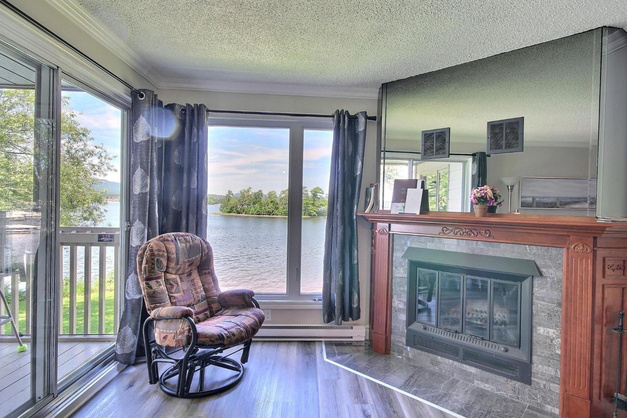 Location Tourisme Estrie - Oberge Du Village Magog Bagian luar foto